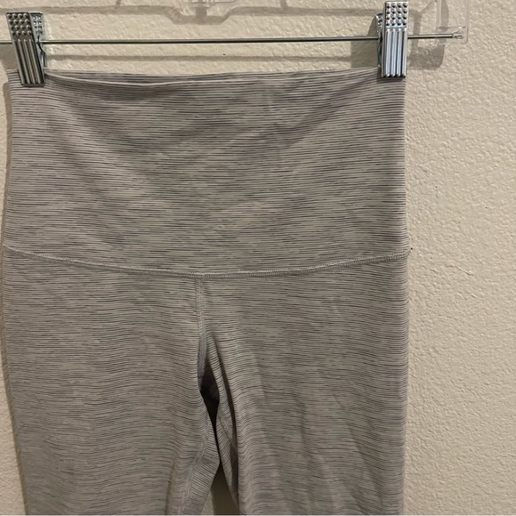 Lululemon Wunder Under 23” Crop Leggings Light Grey High Rise - Picture 5 of 9